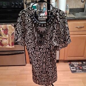 Chic Black and Cream Patterned Midi Dress